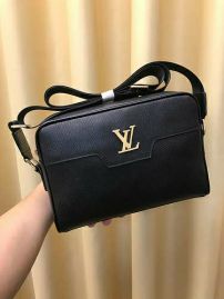 Picture of LV Mens Bags _SKUfw103007920fw